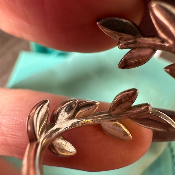 TIFFANY’S Olive Bypass Ring in Sterling Silver 💍 🫒 - Picture 9 of 10